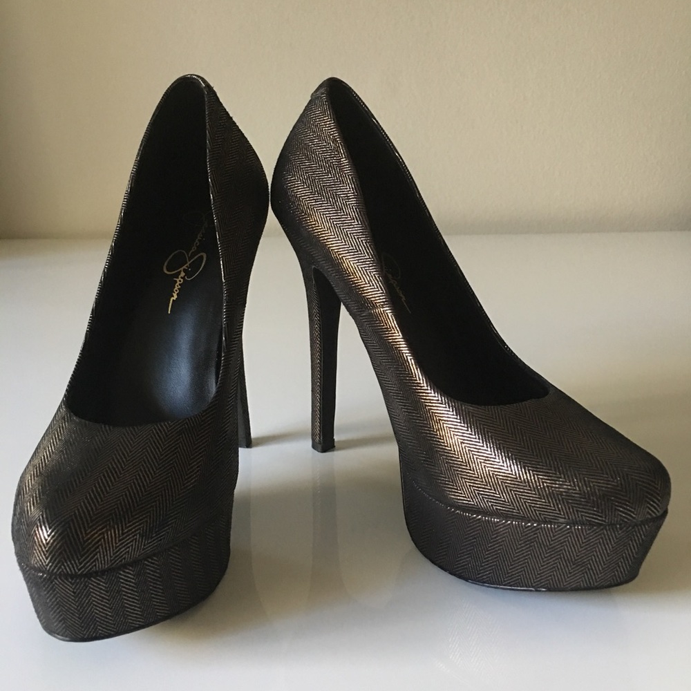 JESSICA SIMPSON HEELS!!